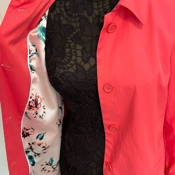 Trench Coat. Nice coral color. Size M - Picture 3 of 8